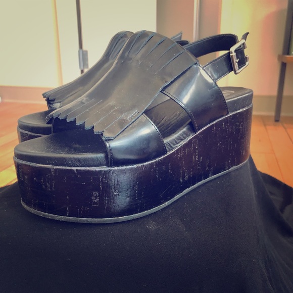 Ovyé plateau sandals from Milan - Picture 1 of 3